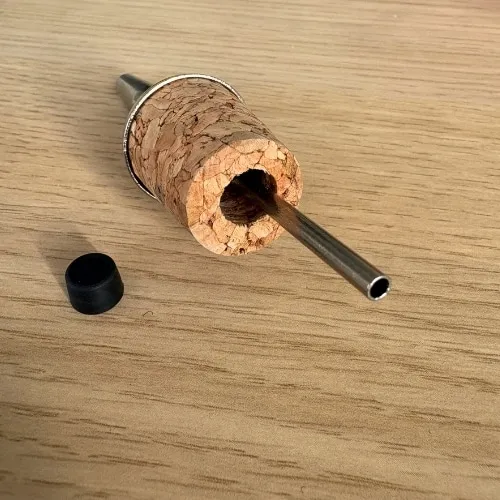Bouchon verseur métallique et liège – Image 2