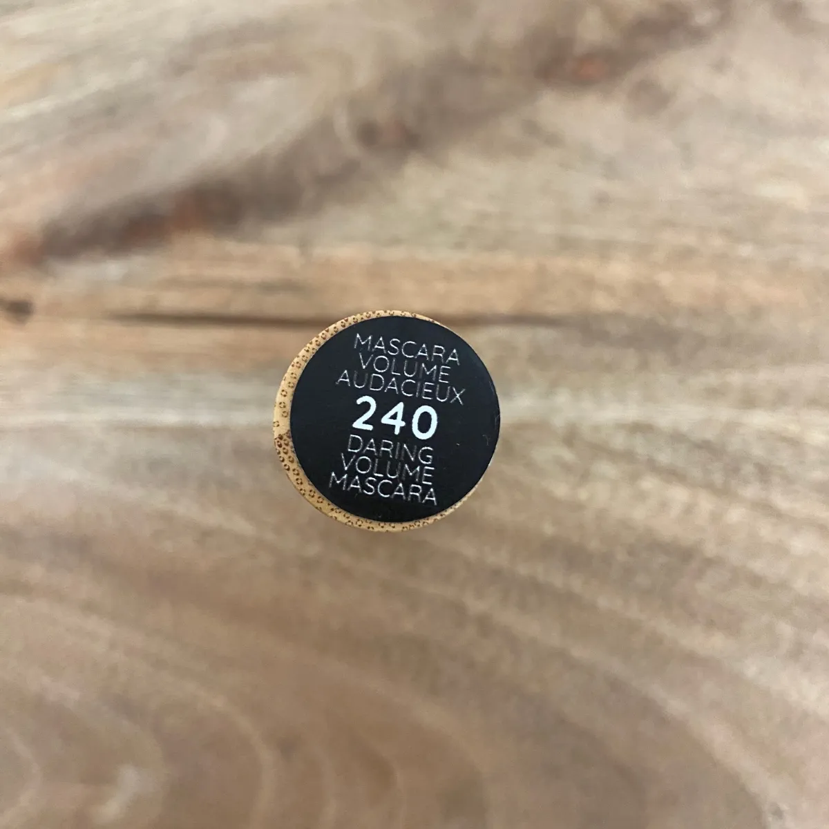 Mascara volume audacieux- 240 noir intense – Image 4